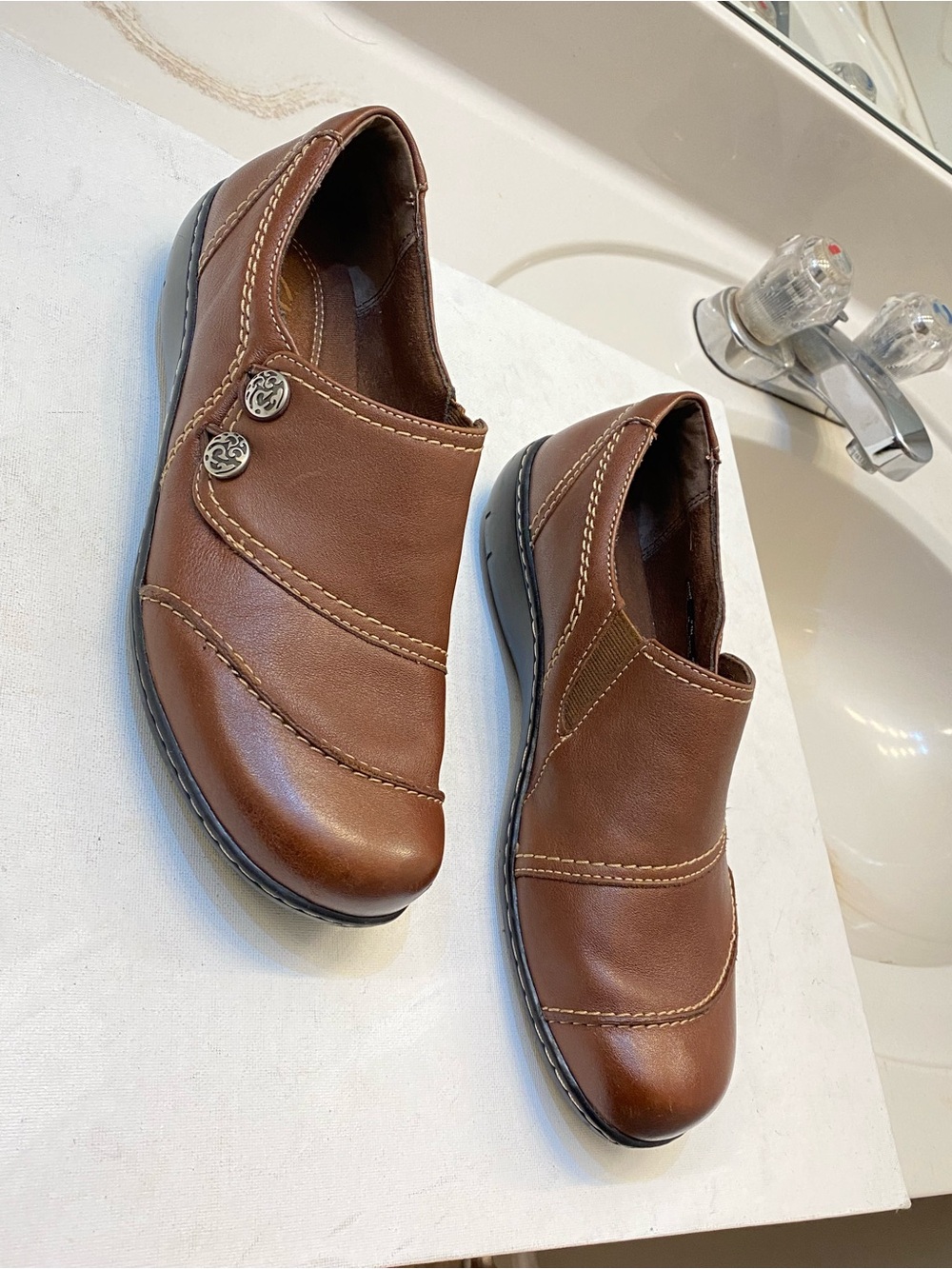 Clarks Bendables 62922 brown leather slip on loafers Women Size 9.5M excellent